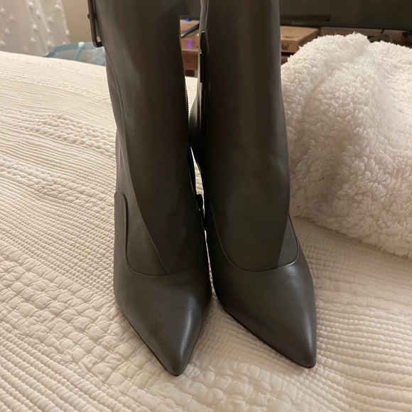 Grey calf boots . Pour la victoire - Picture 6 of 6